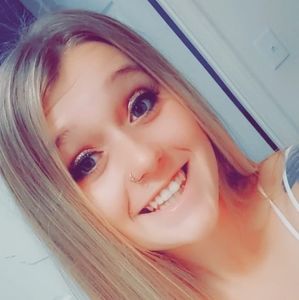 Meet your Posher, Hailey